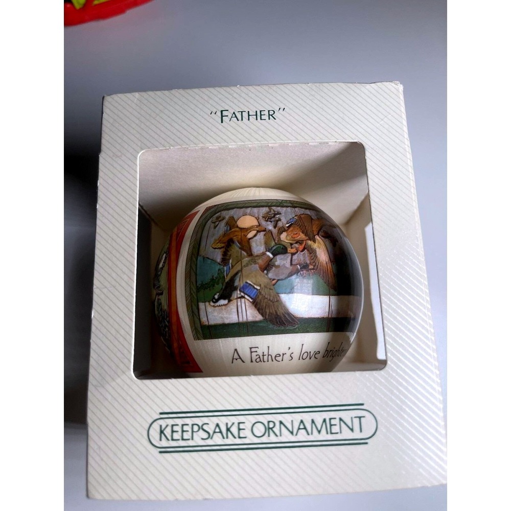 1982 VTG HALLMARK KEEPSAKE "FATHER" SATIN ORNAMENT Unbreakable Collectible NIB